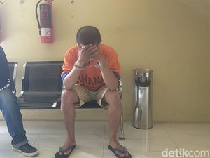 Kekasih Dokter Muda UB Tak Tahu Jika Ayah Tiri Menaruh Hati Padanya Kekasih Dokter Muda UB Tak Tahu Jika Ayah Tiri Menaruh Hati Padanya