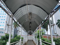 Atap Jebol JPO Dukuh Atas Jakarta Rampung Diperbaiki