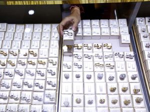 Perhiasan Masih Jadi Investasi Menarik Warga