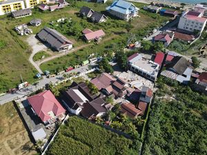 Potret Truk dan Bus Ramai-ramai Antre Minum Solar Subsidi Potret Truk dan Bus Ramai-ramai Antre Minum Solar Subsidi