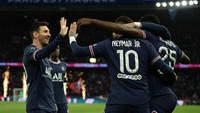 Pasukan Mauricio Pochettino itu unggul unggul 15 poin atas Marseille yang ada di posisi kedua. Dengan enam pertandingan tersisa, PSG makin dekat dengan gelar juara Ligue 1.