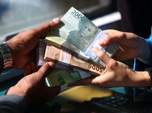 Jasa Tukar Uang Mulai Bermunculan di Kota Tua