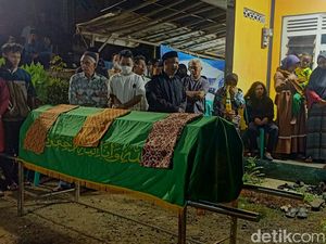 Snapshots: Momen Tragis Perawat Satwa Tewas Diterkam Harimau Serulingmas Zoo Snapshots: Momen Tragis Perawat Satwa Tewas Diterkam Harimau Serulingmas Zoo