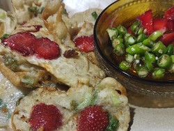 Tempe Mendoan Pakai Stroberi Sukses Bikin Netizen Bingung