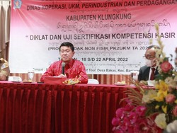 Kasir di Klungkung Dituntut Bersertifikat-Kuasai Teknologi