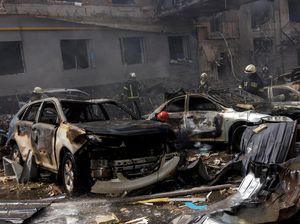 Mayat Bergelimpangan di Stasiun Kharkiv Usai Serangan Rusia