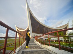 Masjid Raya Sumatera Barat yang Ikonik dan Tahan Gempa