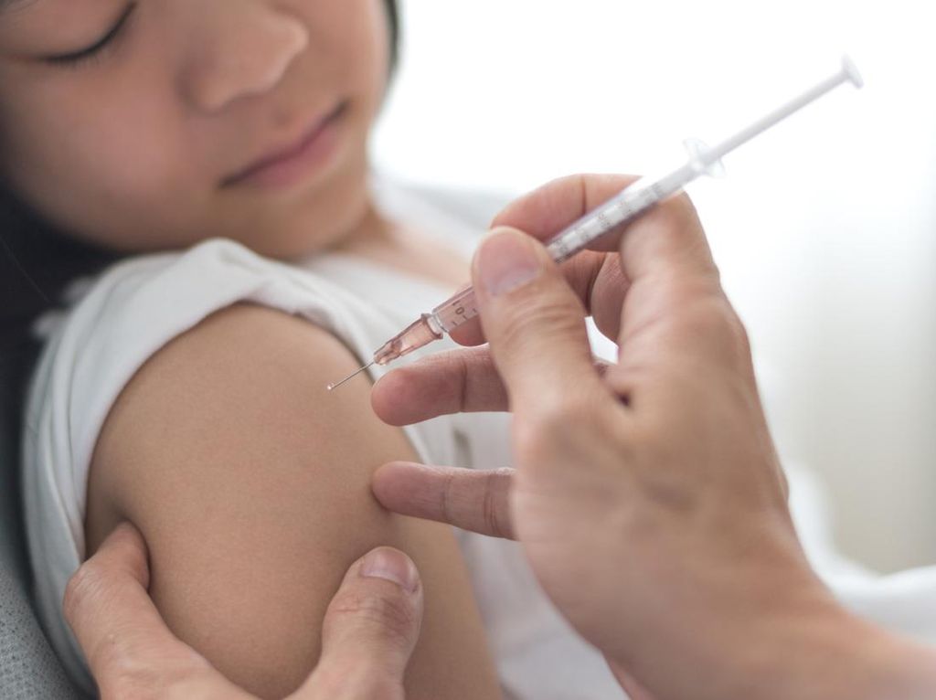 Resmi! BPOM Izinkan Anak Usia 6 Bulan Disuntik Vaksin Corona Pfizer