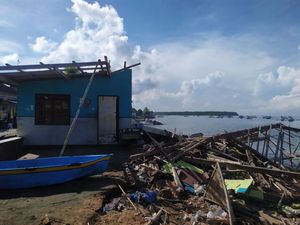 Mih! Puluhan Bangunan Hilang Kena Abrasi, Termasuk Sekolah-Musala