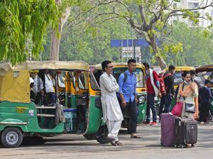 Sopir Bajaj di India Mogok Kerja, Penumpang Terlantar