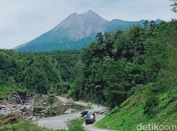 Banjir Lahar Hujan Merapi di Sungai Woro Klaten, 2 Truk Terjebak