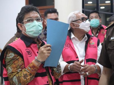 Foto 4 Tersangka Kasus Ekspor Minyak Goreng Ditahan, Ada Dirjen Kemendag