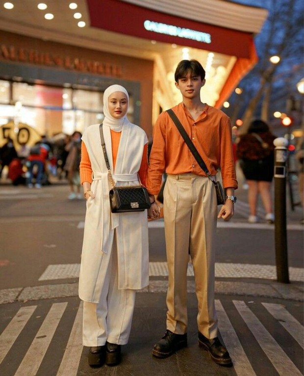 Gaya fashion kompak atau couple