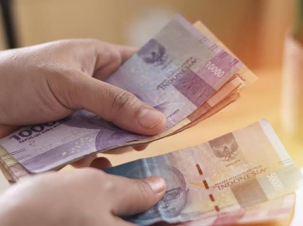 Gunakan uang THR secara bijak, utamakan untuk memenuhi kebutuhan pokok jelang lebaran/Foto: detik.com