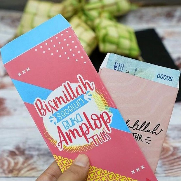 Ilustrasi amplop untuk THR lebaran