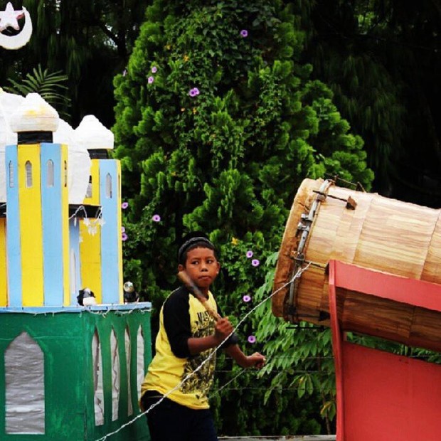 Ilustrasi malam takbiran dengan bedug