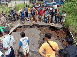 Jalan Ambles, Jalur Sumsel-Bengkulu Lumpuh Jelang Mudik