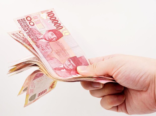 Jangan ditunda-tunda! Segera penuhi seluruh kewajibanmu saat uang THR cair/Foto: detik.com