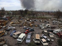 Pabrik Baja di Mariupol Jadi Kuburan Mobil Gegara Perang