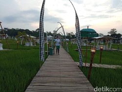 Ngabuburit Asik Sambil Berswafoto di Cirebon Rasa Bali