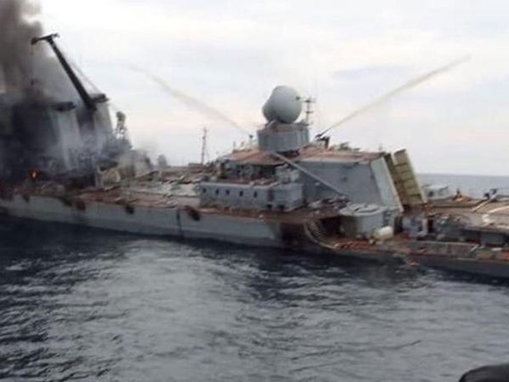 Detik-detik Kapal Perang Rusia Karam di Laut Hitam