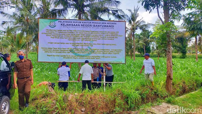 Kejari Banyuwangi pasang plang di Perkebunan PTPN XII