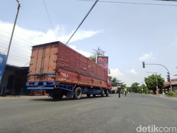Polisi Simulasi Contraflow Arus Mudik di Bypass Mojokerto, Efektifkah?