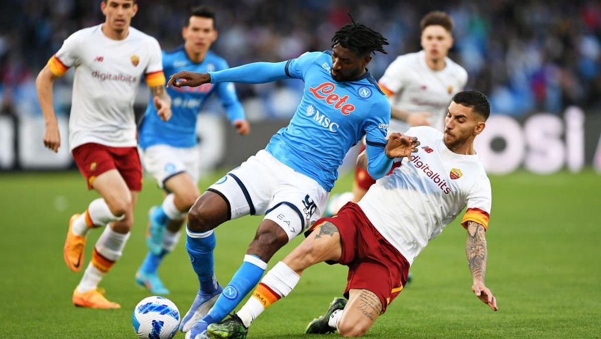 Napoli vs AS Roma selesai 1-1. (Foto: Getty Images/Francesco Pecoraro)