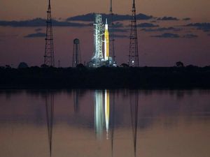 NASA Gagal Uji Coba Roket untuk Misi Tanpa Awak ke Bulan