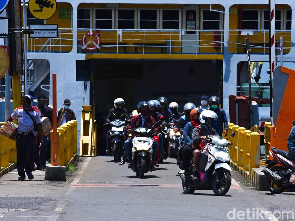Imbas Bebas Rapid, Pemudik dari Bali via Ketapang Mulai Berdatangan Imbas Bebas Rapid, Pemudik dari Bali via Ketapang Mulai Berdatangan