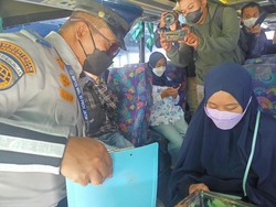 Pemudik di Ponorogo Harus Tunjukkan Kartu Peduli Lindungi!