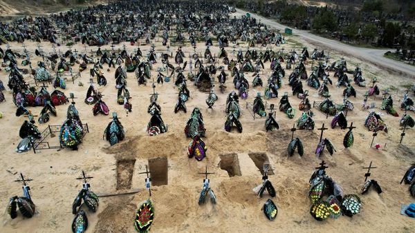 Mengerikan, Liang Lahat Korban Agresi Militer Rusia Terus Bertambah