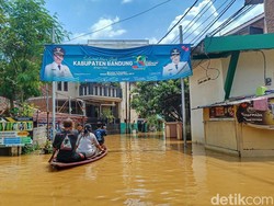 Kab Bandung Ulang Tahun, Masyarakat Dayeuhkolot Diberi Kado Banjir