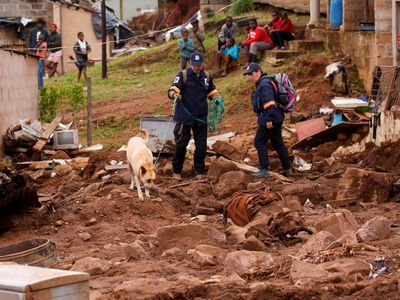 Pencarian Korban Banjir Afsel yang Tewaskan 443 Orang