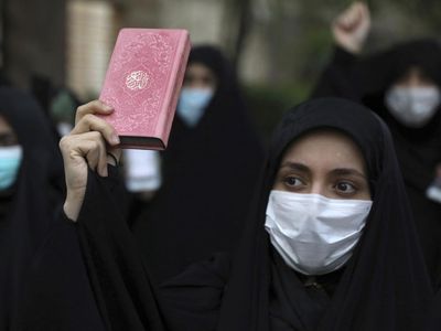 Politikus Bakar Al-Quran, Kedubes Swedia di Iran Digeruduk Pendemo