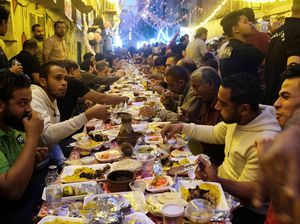 Kegembiraan Buka Puasa Bersama Paling Akbar di Kairo Kegembiraan Buka Puasa Bersama Paling Akbar di Kairo