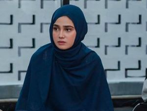 Foto: Penampilan Cantik Syifa Hadju Berhijab Syari di Syukuran Rumah Barunya Foto: Penampilan Cantik Syifa Hadju Berhijab Syari di Syukuran Rumah Barunya