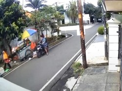 Anak Pedagang Sayur Cerita Tas Ibu Dicuri Pemotor, Duit Rp 500 Ribu Raib
