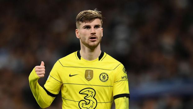 MADRID, SPAIN - APRIL 12: Timo Werner of Chelsea FC looks on during the UEFA Champions League Quarter Final Leg Two match between Real Madrid and Chelsea FC at Estadio Santiago Bernabeu on April 12, 2022 in Madrid, Spain. (Photo by David Ramos/Getty Images)