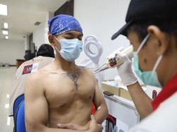 Jelang Lebaran, 50 Pria Antre Hapus Tato di Kantor Walkot Jakut