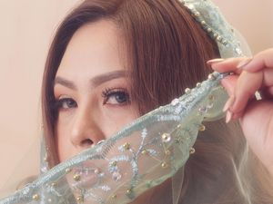 Audy Item Balik Lagi Lewat Daur Ulang Lagu Chrisye Berjudul Tobat