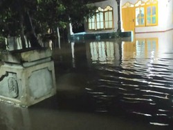 Hujan Deras 5 Jam, Puluhan Rumah-Kolam Lele Warga Blitar Terendam Banjir