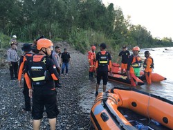 Pasutri Pendulang Emas Terseret Arus Sungai di Timika, 1 Ditemukan Meninggal