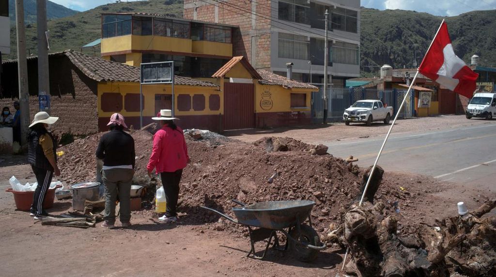 Efek Domino Perang Ukraina Sampai ke Peru, Warga Protes Blokir Jalan Efek Domino Perang Ukraina Sampai ke Peru, Warga Protes Blokir Jalan