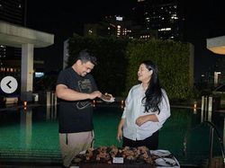 Kala Bobby Pilih Hadir Acara Apeksi Ketimbang Pernikahan Adik Jokowi Kala Bobby Pilih Hadir Acara Apeksi Ketimbang Pernikahan Adik Jokowi