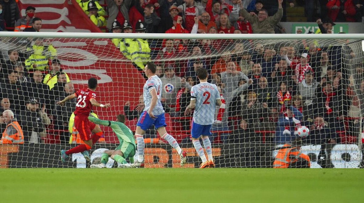 Liverpool Unggul 2-0 Atas MU di babak pertama (Foto: AP/Jon Super)