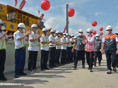 Rel Kereta Cepat Jakarta-Bandung Mulai Dipasang, Begini Penampakannya