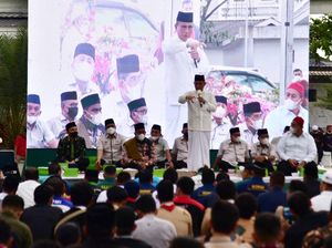 Gubsu ke Buruh: Berdoa Kalian Biar THR Cepat Cair Gubsu ke Buruh: Berdoa Kalian Biar THR Cepat Cair