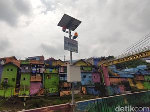 Kampung Warna-Warni Jodipan Malang Dipasang EWS, Alarm Datangnya Banjir Kampung Warna-Warni Jodipan Malang Dipasang EWS, Alarm Datangnya Banjir
