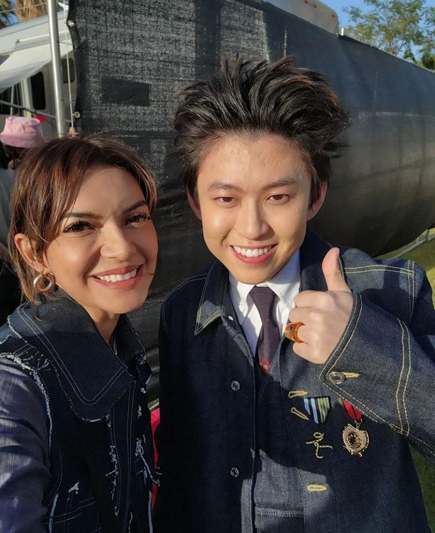 Foto Najwa Shihab bersama Rich Brian